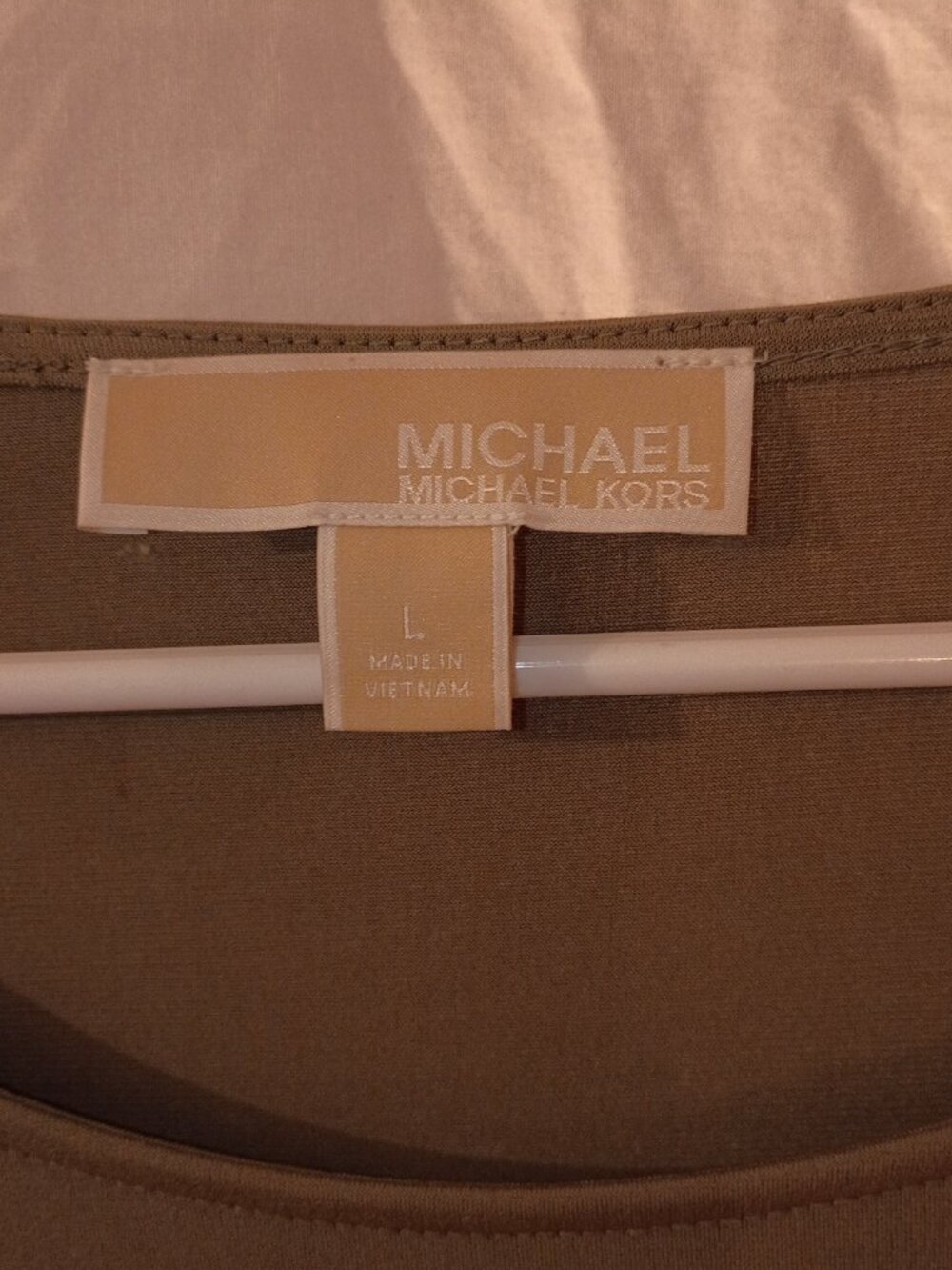Michael Kors Women's Size Large Olive Green Ladder Sleeve Top NWOT! - Picture 3 of 6